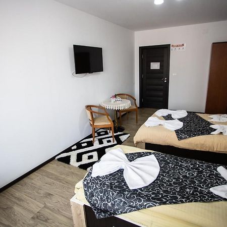 מלון Târgu Jiu Casa Alex מראה חיצוני תמונה
