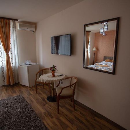 מלון Târgu Jiu Casa Alex מראה חיצוני תמונה