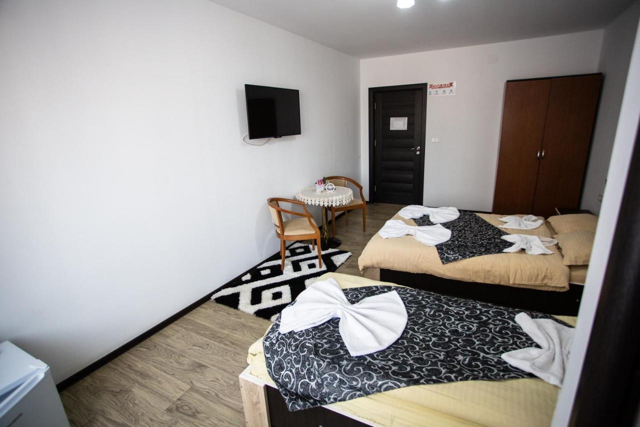 מלון Târgu Jiu Casa Alex מראה חיצוני תמונה