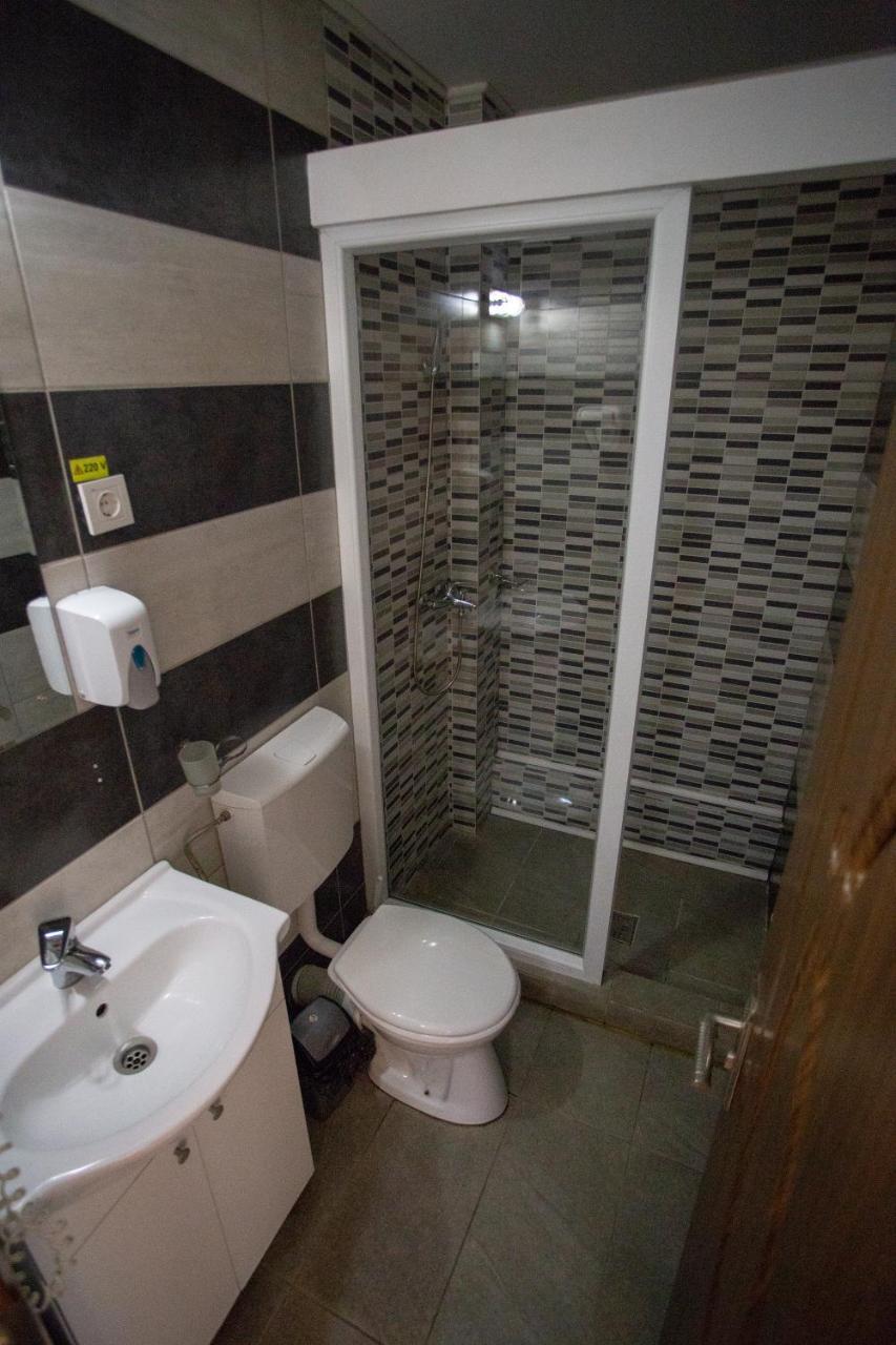 מלון Târgu Jiu Casa Alex מראה חיצוני תמונה