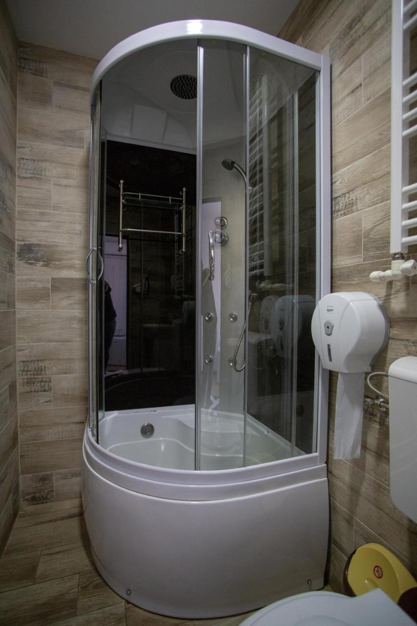 מלון Târgu Jiu Casa Alex מראה חיצוני תמונה