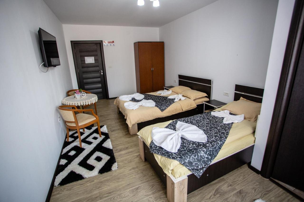 מלון Târgu Jiu Casa Alex מראה חיצוני תמונה