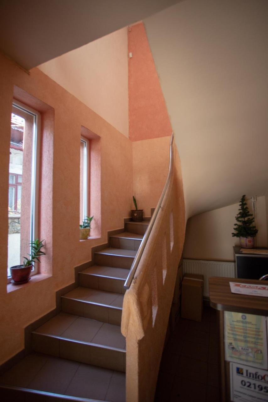 מלון Târgu Jiu Casa Alex מראה חיצוני תמונה